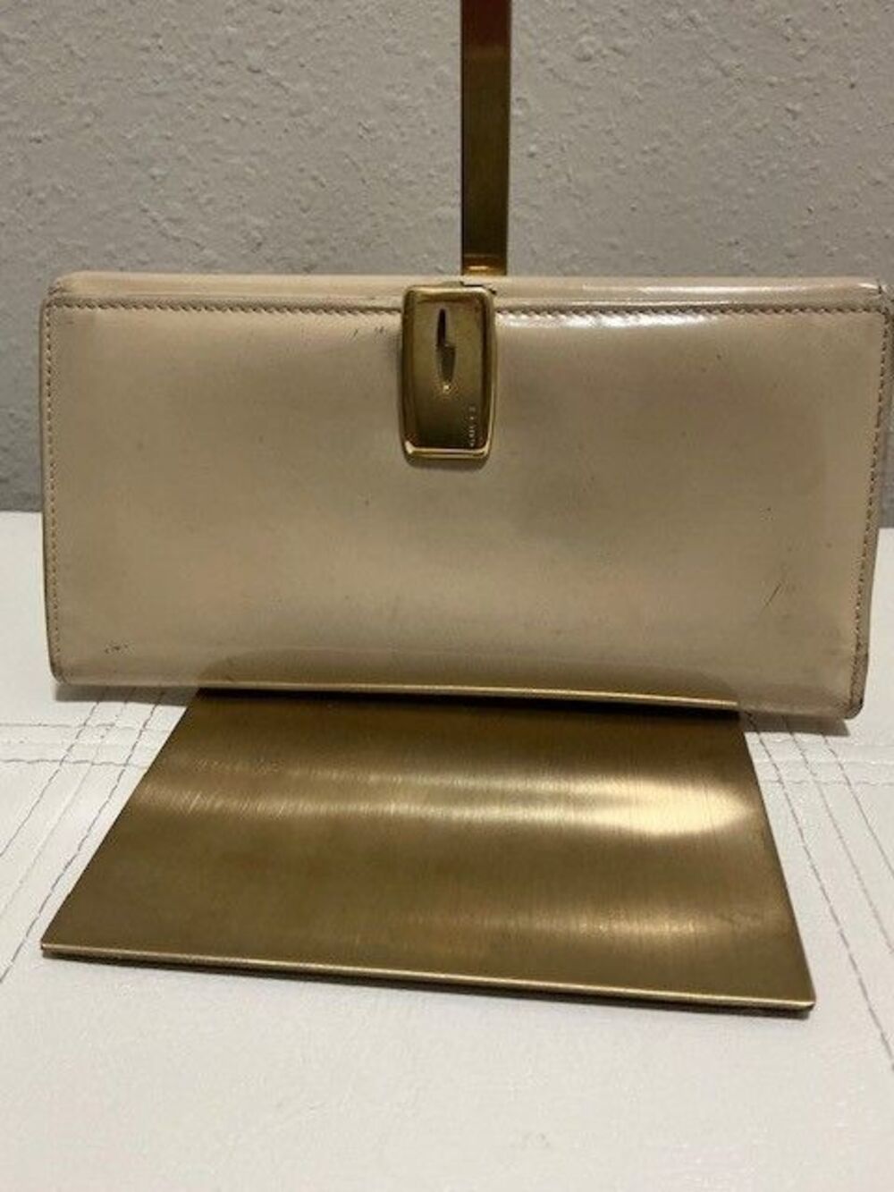 Gucci Patent Leather Tan Long Wallet Double-sided Logo Clasp